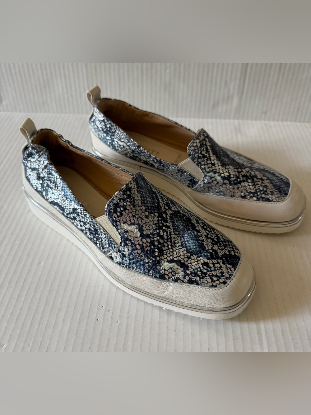 Ron White Nell Loafers Slip on Napa leather metallic navy snake finish 6.5 /37